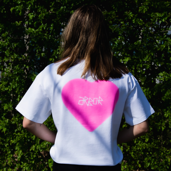 Arbor Antwerp Pink Faded Heart T-shirt Wit