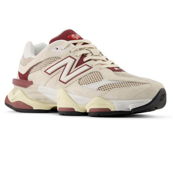 New Balance 9060 Sneaker Beige/Rood