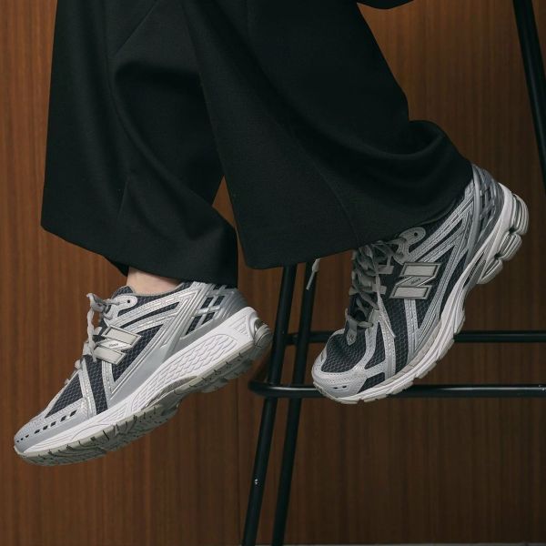 New Balance 1906R Sneaker Grijs/Zwart