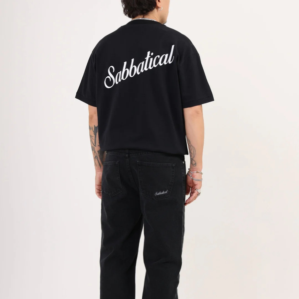 Sabbatical Script Logo T-shirt Zwart