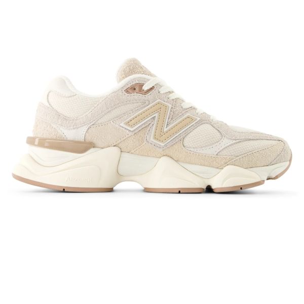 New Balance 9060 Sneaker Beige