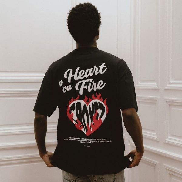 Croyez Heart On Fire T-shirt Zwart