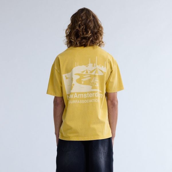 New Amsterdam Surf Association Beach Sign T-shirt Geel