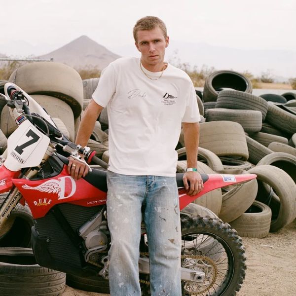 Duke + Dexter Sketch Helmet T-shirt Wit