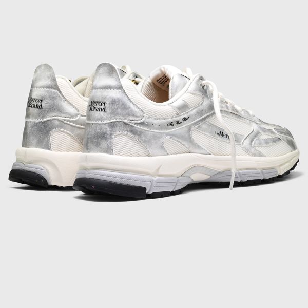 The Mercer Brand The Re-Run Metallic Sneaker Zilver